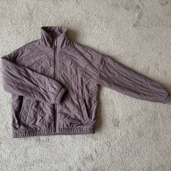 Vuori Women's Halo Insulated Jacket- Quilted - Picture 9 of 10